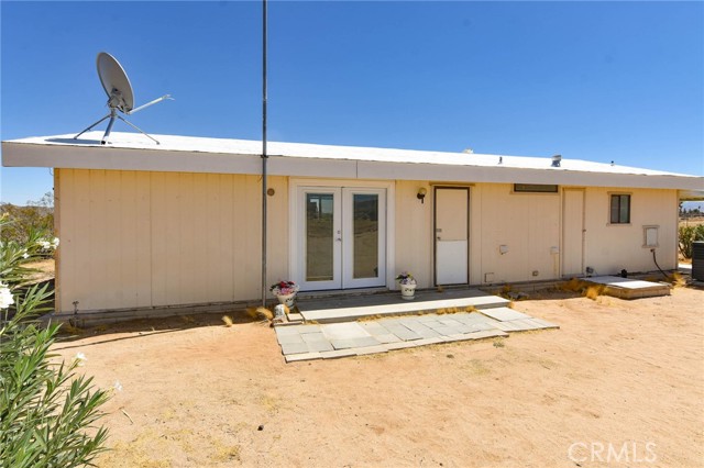 Detail Gallery Image 8 of 45 For 1732 Surrey Ave, Yucca Valley,  CA 92284 - 2 Beds | 2 Baths