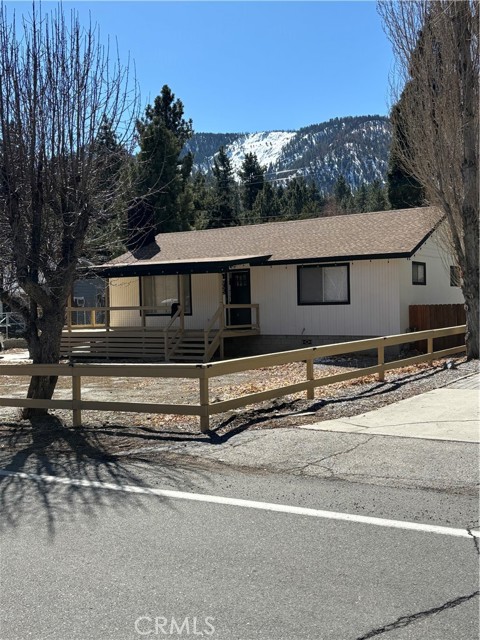 955 Apple Avenue, Wrightwood CA: https://media.crmls.org/medias/a7fff774-21f3-4448-8f4f-fa705fc5abca.jpg