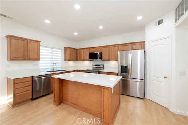 Detail Gallery Image 10 of 33 For 1353 Lukens Ct, Fullerton,  CA 92833 - 4 Beds | 3 Baths