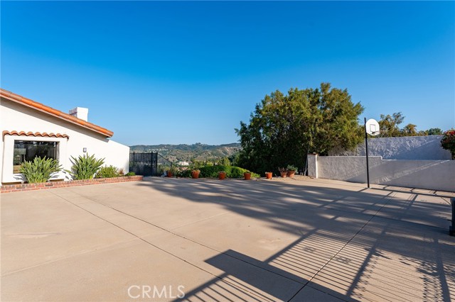 Detail Gallery Image 8 of 67 For 4372 Park Vicente, Calabasas,  CA 91302 - 4 Beds | 4/1 Baths