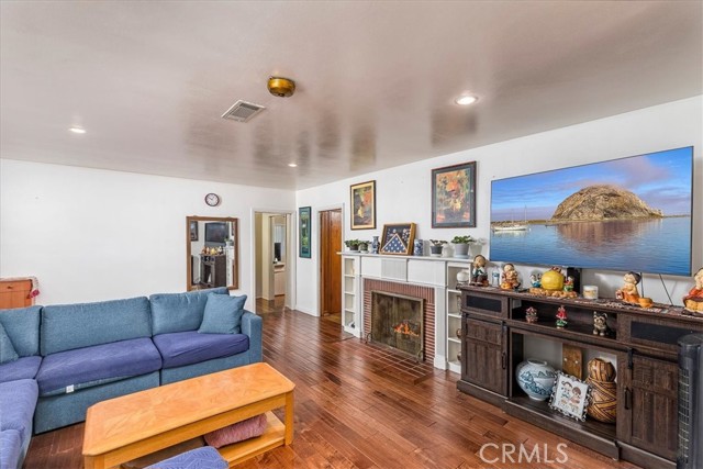 Image 5 of 30 For 4423 Maplewood Place