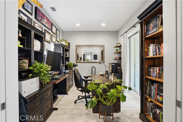 Detail Gallery Image 18 of 55 For 17491 Oakbluffs Lane, Huntington Beach,  CA 92649 - 5 Beds | 5/1 Baths