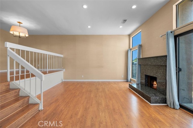 Detail Gallery Image 6 of 36 For 446 Palos Verdes Bld, Redondo Beach,  CA 90277 - 3 Beds | 3 Baths