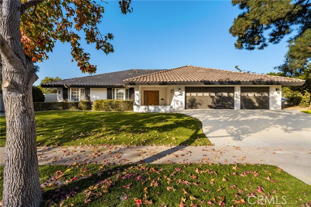 Detail Gallery Image 4 of 49 For 19001 Castlegate Ln, North Tustin,  CA 92705 - 4 Beds | 3/1 Baths