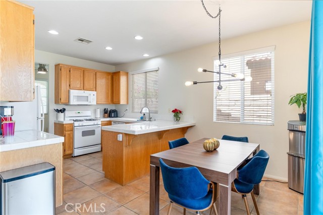 67760 Rio Vista Drive, Cathedral City CA: https://media.crmls.org/medias/a802c853-d2f1-4edb-a964-9ad7d90d595d.jpg