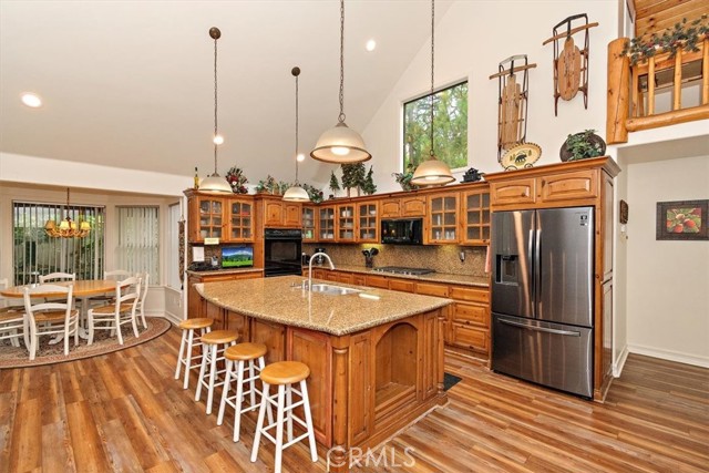 Detail Gallery Image 7 of 45 For 42143 Winter Park, Big Bear Lake,  CA 92315 - 6 Beds | 4/1 Baths