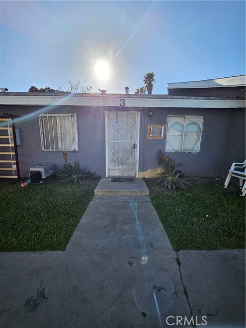 188 E 11th Street, San Bernardino CA: https://media.crmls.org/medias/a803ac0b-20db-4427-ab0a-11c75c0fb342.jpg