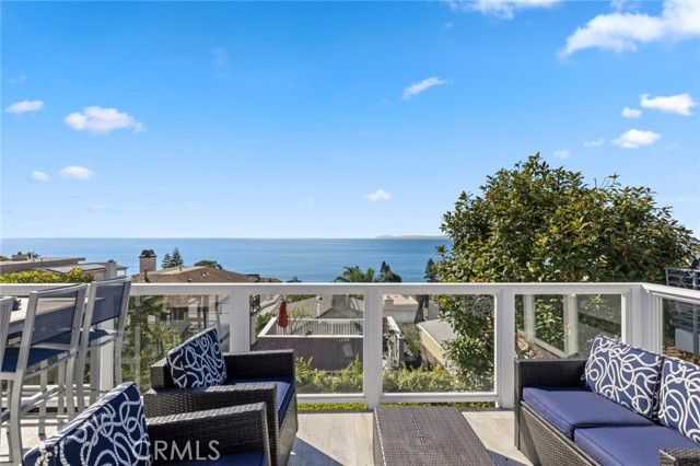 2915 Rounsevel, Laguna Beach CA: https://media.crmls.org/medias/a804502b-91bc-4ced-97ef-ca0a0e8d22ff.jpg