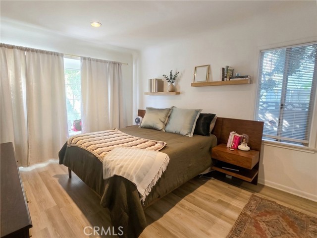 Detail Gallery Image 13 of 19 For 4332 Sunnyslope Ave, Sherman Oaks,  CA 91423 - 4 Beds | 3 Baths