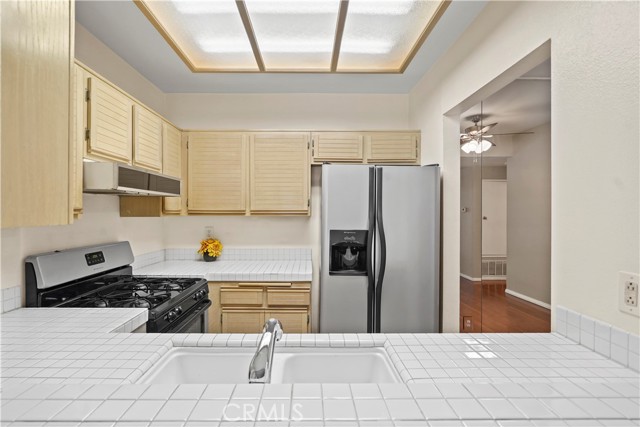 Detail Gallery Image 11 of 41 For 24123 Del Monte Dr #105,  Valencia,  CA 91355 - 1 Beds | 1 Baths