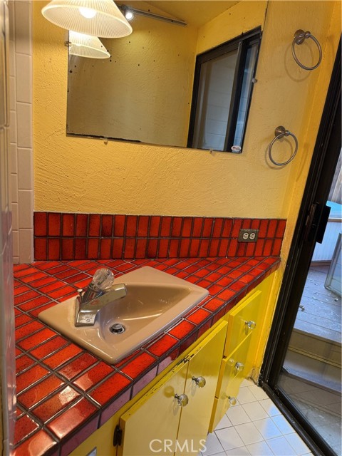 Detail Gallery Image 9 of 19 For 249 E Wilson, Costa Mesa,  CA 92627 - 3 Beds | 2 Baths