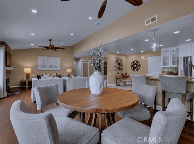 22182 Platino, Mission Viejo CA: https://media.crmls.org/medias/a806b7c0-950b-4146-8aff-067f0a6c6222.jpg