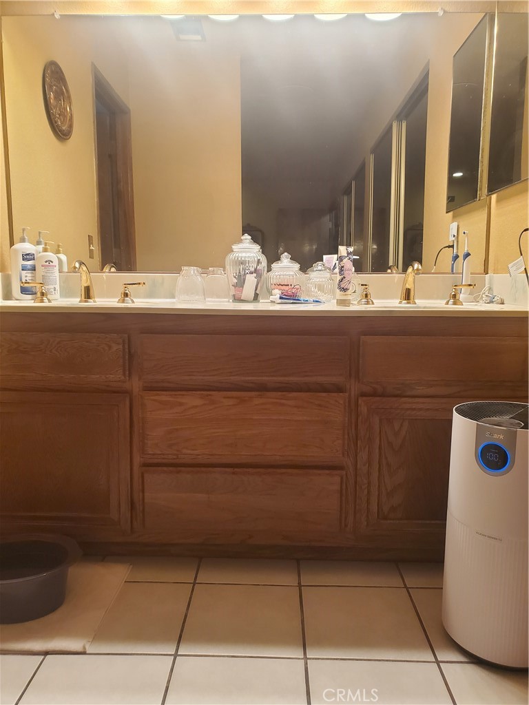 https://media.crmls.org/medias/a806ce3a-606a-4331-9da3-262ae9d8c3e2.jpg?preset=X-Large