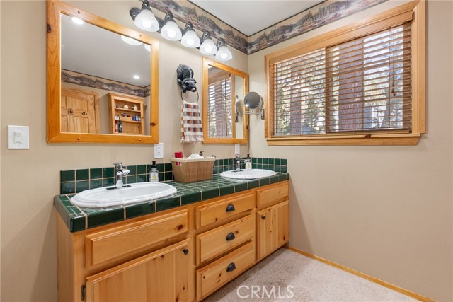 Detail Gallery Image 27 of 52 For 261 Crater Lake, Big Bear Lake,  CA 92315 - 3 Beds | 2 Baths