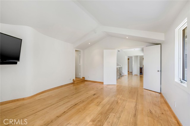 426 Nyes Place, Laguna Beach CA: https://media.crmls.org/medias/a8077c79-0956-4a12-a41f-9c1391a65d3e.jpg