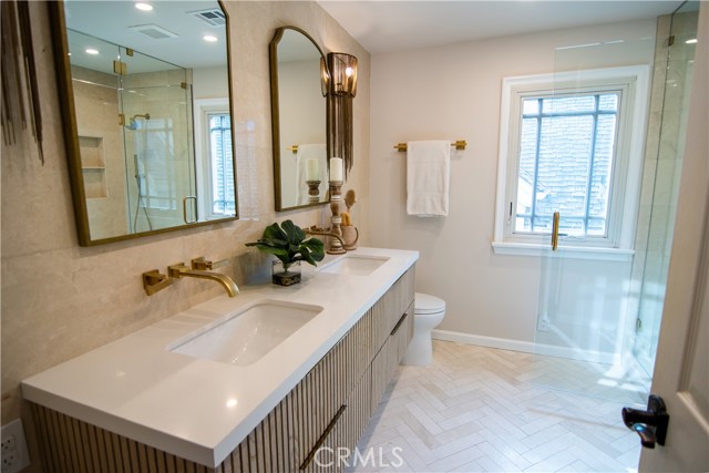 Detail Gallery Image 34 of 41 For 5770 E Lucia, Long Beach,  CA 90803 - 4 Beds | 1/2 Baths