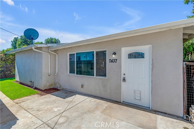 7435 7437 Balcom Avenue, Reseda CA: https://media.crmls.org/medias/a807c9e7-7274-4ca7-b702-cc85cca064f7.jpg