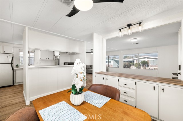 Detail Gallery Image 9 of 27 For 1251 E Lugonia, Redlands,  CA 92374 - 2 Beds | 2 Baths