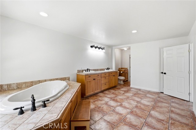 Detail Gallery Image 19 of 42 For 7321 Birch Ave, Rosamond,  CA 93560 - 4 Beds | 3 Baths