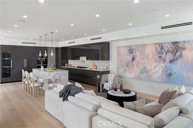 3670 Buena Park Drive, Studio City CA: https://media.crmls.org/medias/a80822c5-8baa-41d1-ae0d-df6415d4d1b9.jpg