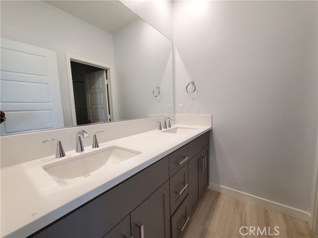 Detail Gallery Image 13 of 20 For 430 Transport, Tustin,  CA 92782 - 4 Beds | 3/1 Baths