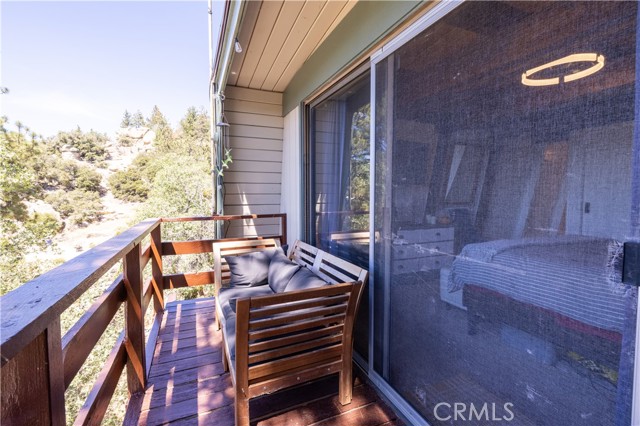 2476 Elko Drive, Running Springs CA: https://media.crmls.org/medias/a808a74a-bc8d-497a-a785-2b4754d883d0.jpg
