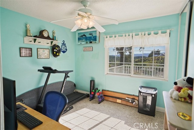 Detail Gallery Image 15 of 29 For 21946 Peppercorn, Saugus,  CA 91350 - 4 Beds | 2/1 Baths