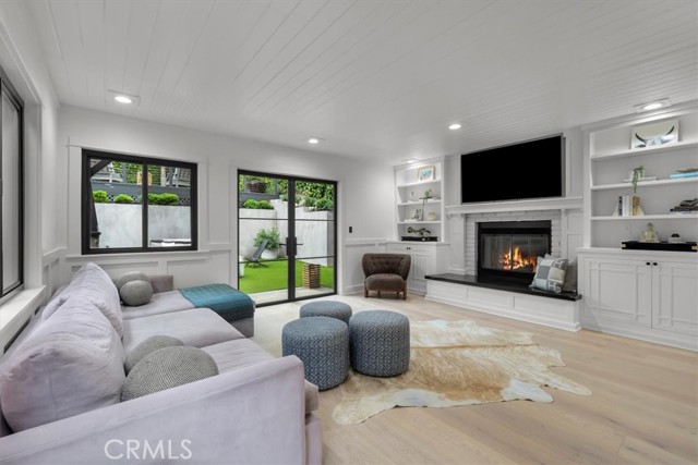 1012 10th Street, Manhattan Beach CA: https://media.crmls.org/medias/a8091c4b-8a0f-406e-8976-76df49e2cc42.jpg