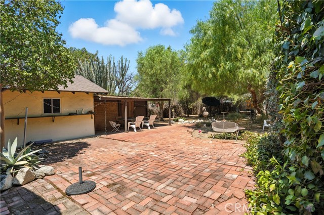 3719 Jurupa Avenue, Riverside CA: https://media.crmls.org/medias/a8092555-6987-4576-b851-691a9973775a.jpg