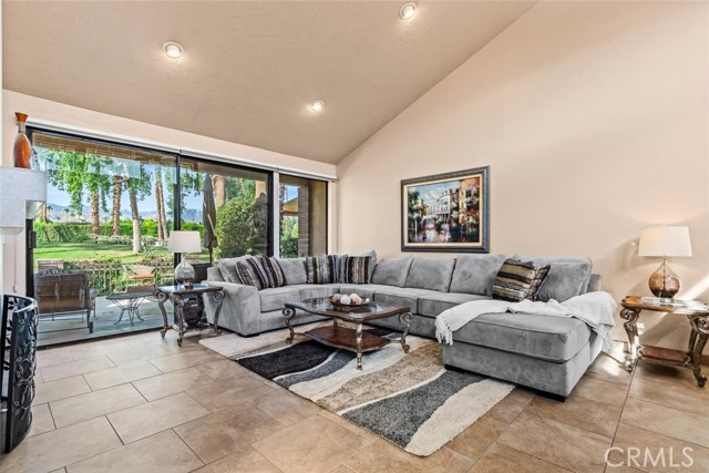 Detail Gallery Image 3 of 47 For 303 Avenida Del Sol, Palm Desert,  CA 92260 - 2 Beds | 2 Baths