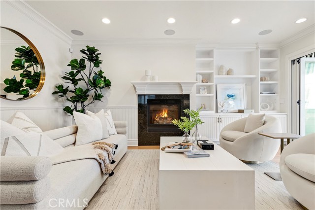 Detail Gallery Image 3 of 28 For 3731 4th Ave, Corona Del Mar,  CA 92625 - 3 Beds | 2/1 Baths