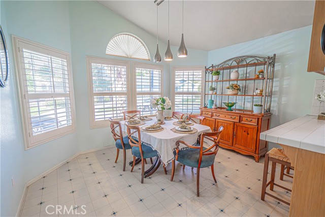 Detail Gallery Image 11 of 74 For 20164 Crestview Dr., Canyon Country,  CA 91351 - 3 Beds | 2 Baths