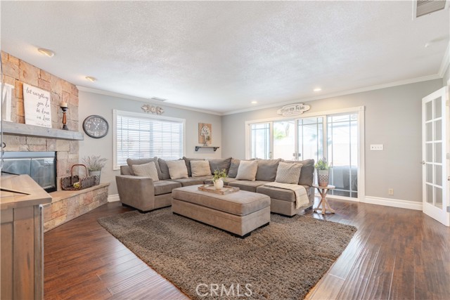 Image 22 of 43 For 4611 Myra  