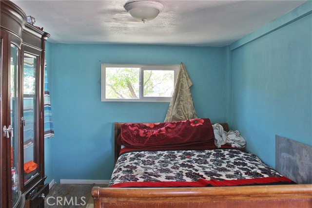 24124 Alps Court, Apple Valley CA: https://media.crmls.org/medias/a80ca1a7-db9c-44c8-93f4-95bf5dc34fcc.jpg