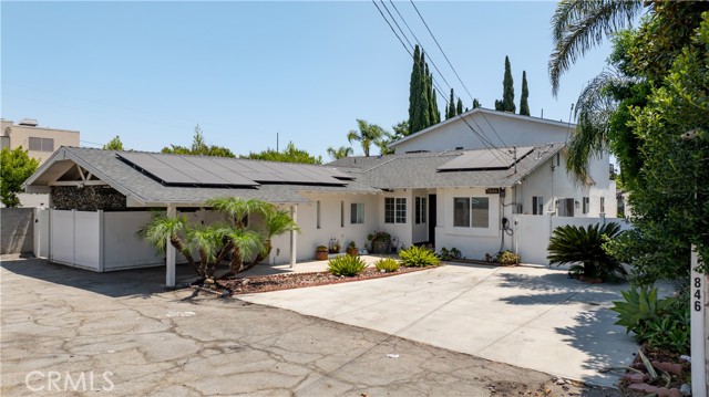 Detail Gallery Image 1 of 1 For 11846 Saticoy St, North Hollywood,  CA 91605 - 4 Beds | 4 Baths