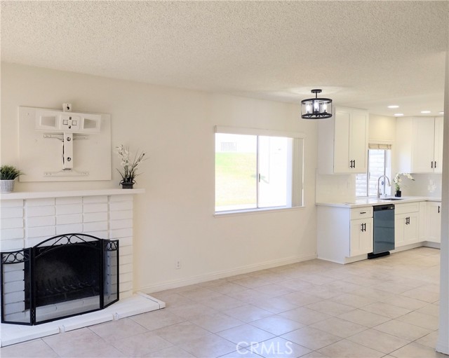2811 Lancewood Court, Fullerton CA: https://media.crmls.org/medias/a80ceb54-80e2-4cc1-a4e7-6dce25f48dff.jpg