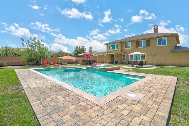 Detail Gallery Image 2 of 60 For 13033 Ridge Route Road, Riverside,  CA 92503 - 5 Beds | 4/1 Baths