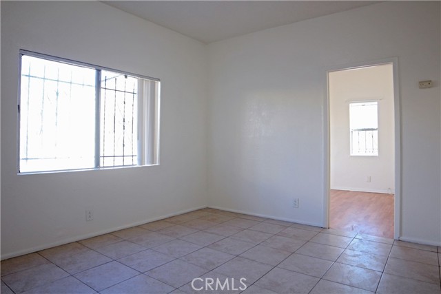 Detail Gallery Image 2 of 9 For 154 1/2 E 82nd St, Los Angeles,  CA 90003 - 1 Beds | 1 Baths