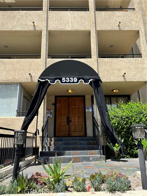 5339 Newcastle Avenue #205, Encino (los Angeles), CA, 91316 5339 Newcastle Avenue #205, Encino (los Angeles), CA, 91316