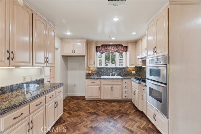 Detail Gallery Image 10 of 34 For 1820 Edgewood Dr, Alhambra,  CA 91803 - 3 Beds | 2/1 Baths