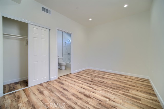 6522 Brynhurst Ave, Los Angeles CA: https://media.crmls.org/medias/a811b9ad-a438-45de-9ecc-3c9908633be7.jpg
