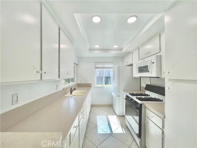 Detail Gallery Image 6 of 13 For 134 Clearbrook, Irvine,  CA 92614 - 2 Beds | 2 Baths