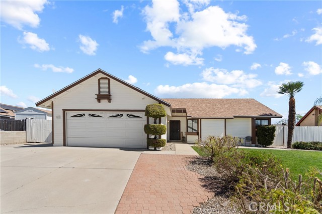 Detail Gallery Image 2 of 22 For 23143 Sweeney Dr, Moreno Valley,  CA 92553 - 3 Beds | 2 Baths