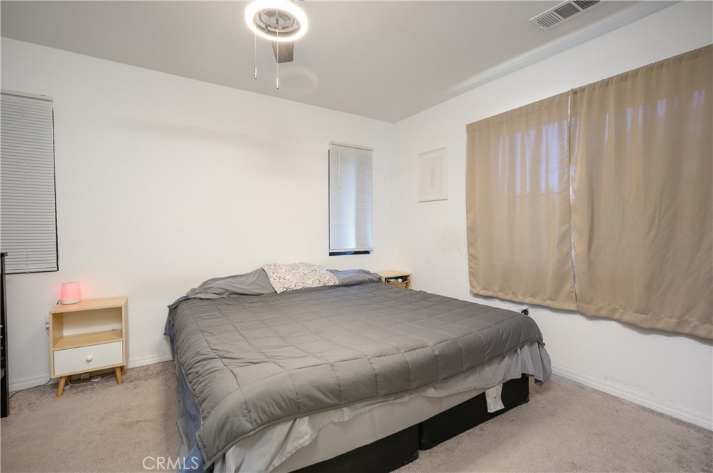 https://media.crmls.org/medias/a812c44b-fb51-482e-9f5e-fc1d34a7ae3b.jpg?preset=X-Large