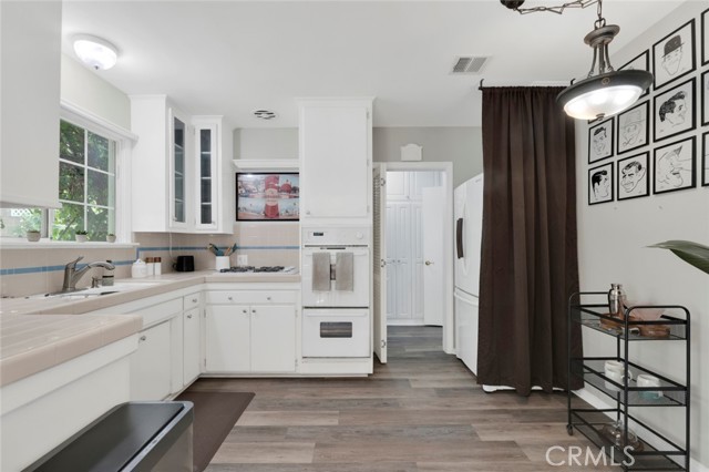 Detail Gallery Image 4 of 35 For 8520 Springford Dr, Sun Valley,  CA 91352 - 3 Beds | 2 Baths