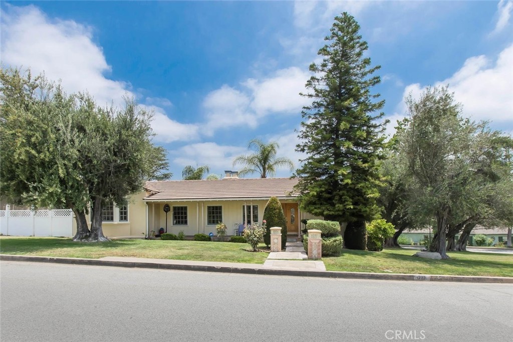 1233 Imperial Drive
