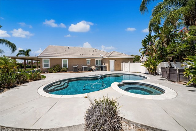 Image 31 of 45 For 1909 Crystal Cove Court