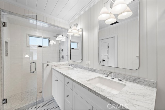 350 Cliff, Laguna Beach CA: https://media.crmls.org/medias/a8154ccf-3057-40cd-9245-7f00a91e37b9.jpg