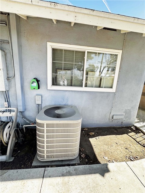 Detail Gallery Image 21 of 23 For 1387 Cherry Ave, Simi Valley,  CA 93065 - 4 Beds | 2 Baths