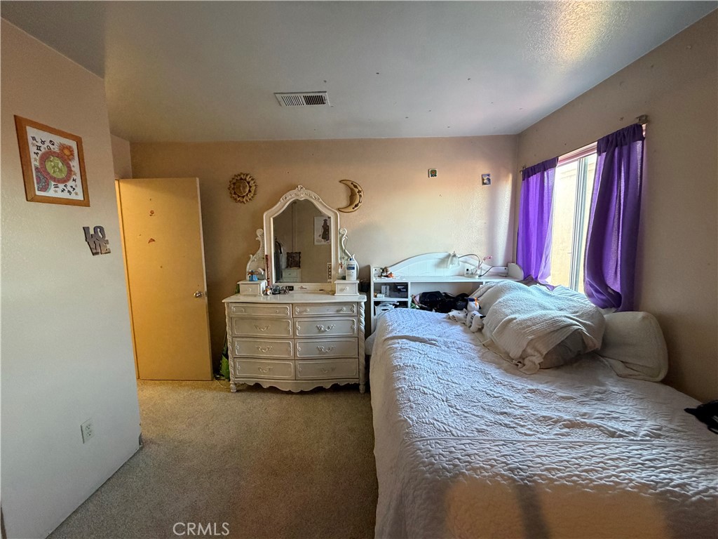 https://media.crmls.org/medias/a815a86e-8bf1-4217-a026-e601502e828e.jpg?preset=X-Large